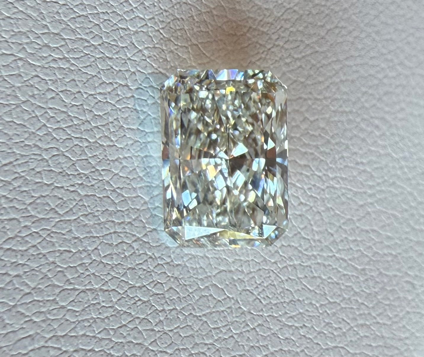 3.00 Carat Radiant Cut Lab Grown Diamond | G VVS2 | IGI Certified