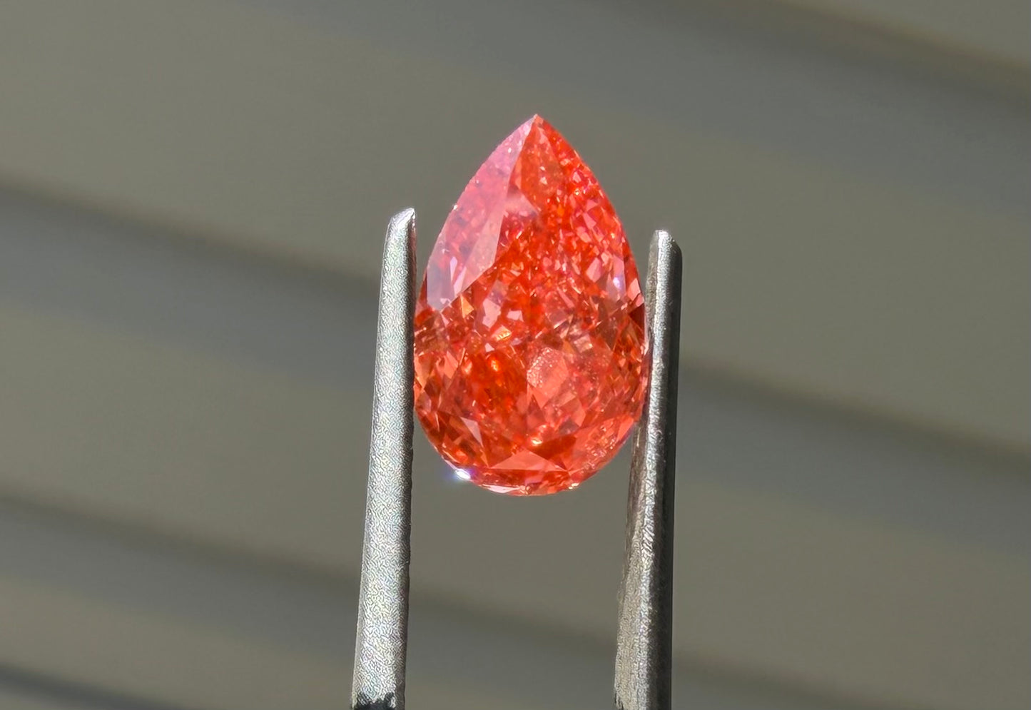 2.42 Carat Fancy Vivid Pink Pear Lab Grown Diamond | VS1 | IGI Certified