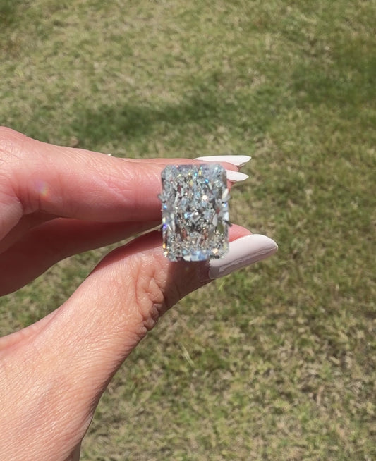 5.02 Carat Radiant Cut Lab-Grown Diamond | G Color | VVS2 Clarity | IGI Certified