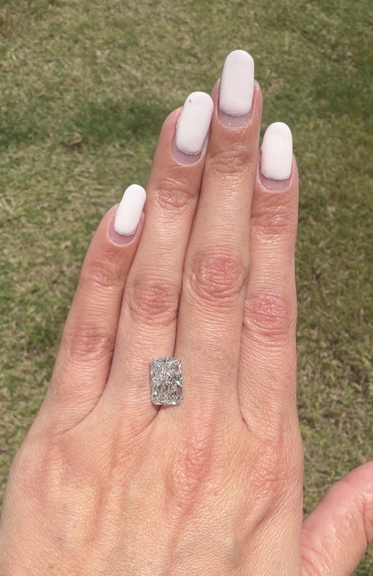 5.02 Carat Radiant Cut Lab-Grown Diamond | G Color | VVS2 Clarity | IGI Certified